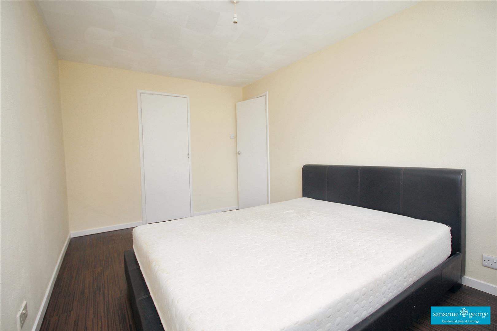 Barnwood Close, Reading, Berkshire